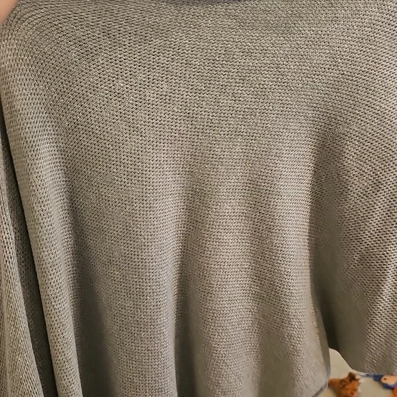 Quince Nursing Shawl - Picture 5 of 5